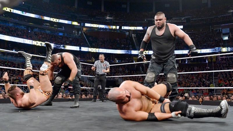 Akam and Rezar destroy their only remaining challengers.